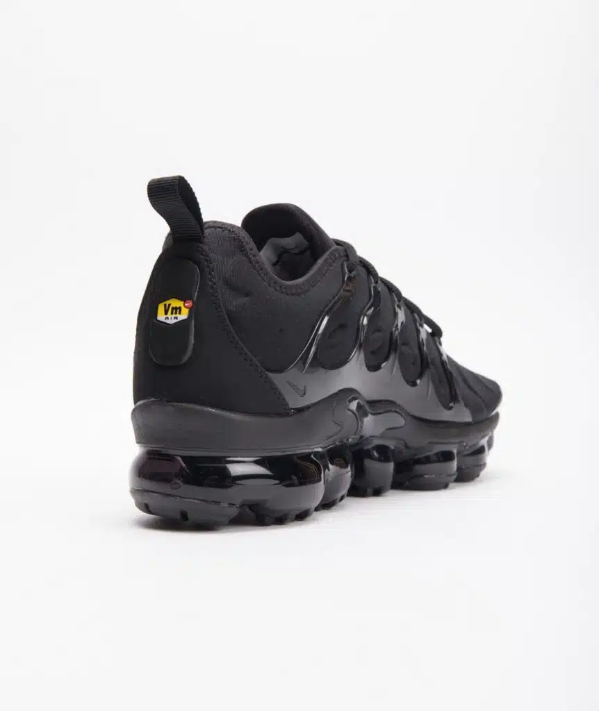 NIKE VAPORMAX PLUS