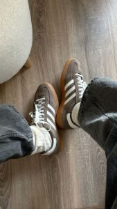 ADIDAS HANDBALL SPEZIAL EARTH BROWN STRATA OFFWHITE GUM - Vista trasera