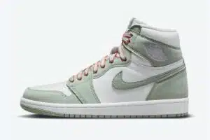 Wmns Air Jordan 1 Retro High OG ‘Seafoam’