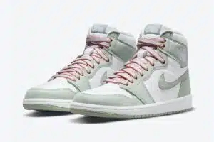 Wmns Air Jordan 1 Retro High OG ‘Seafoam’