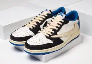 AIR JORDAN 1 LOW OG SP FRAGMENT DESIGN X TRAVIS SCOTT