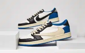AIR JORDAN 1 LOW OG SP FRAGMENT DESIGN X TRAVIS SCOTT
