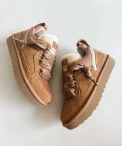 UGG Lowmel Chestnut - Vista lateral