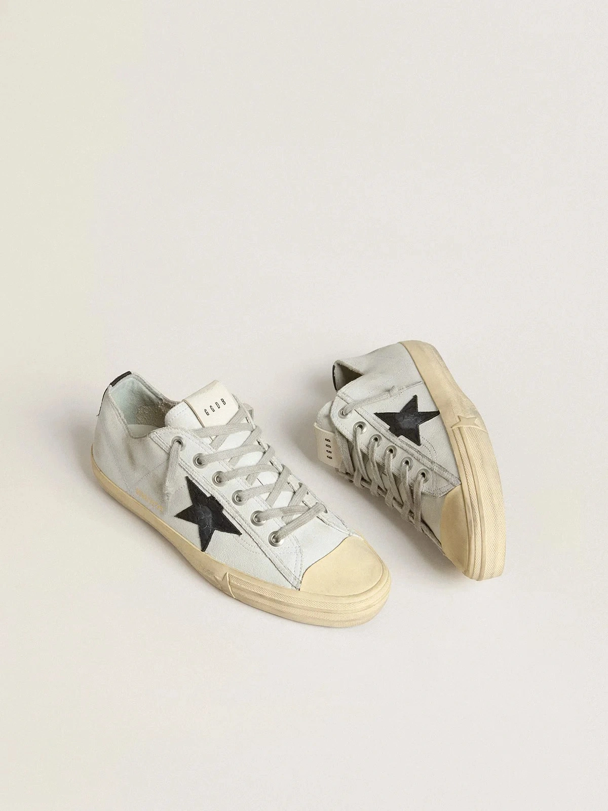 Golden Goose V-Star Black Crocodile Star