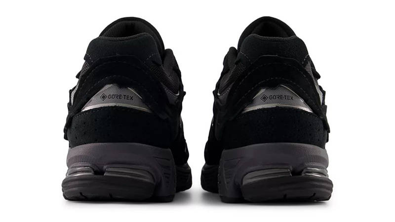 New Balance 2002R Gore-Tex Protection Pack Black