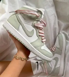 Wmns Air Jordan 1 Retro High OG ‘Seafoam’