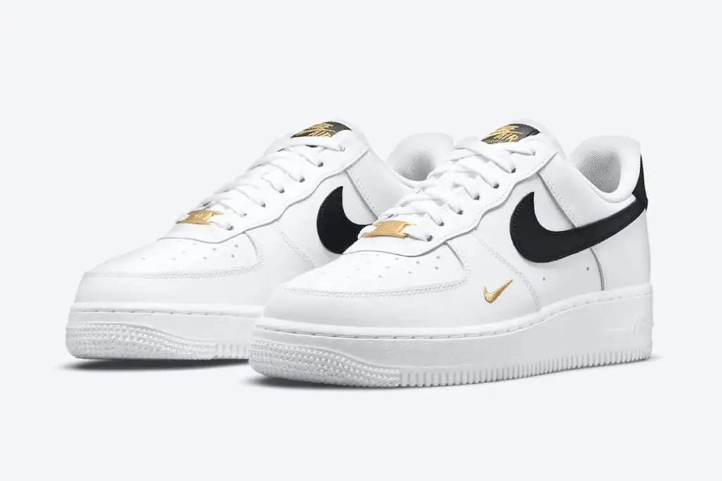 Wmns Nike Air Force 1 ’07 Essential ‘White Black’