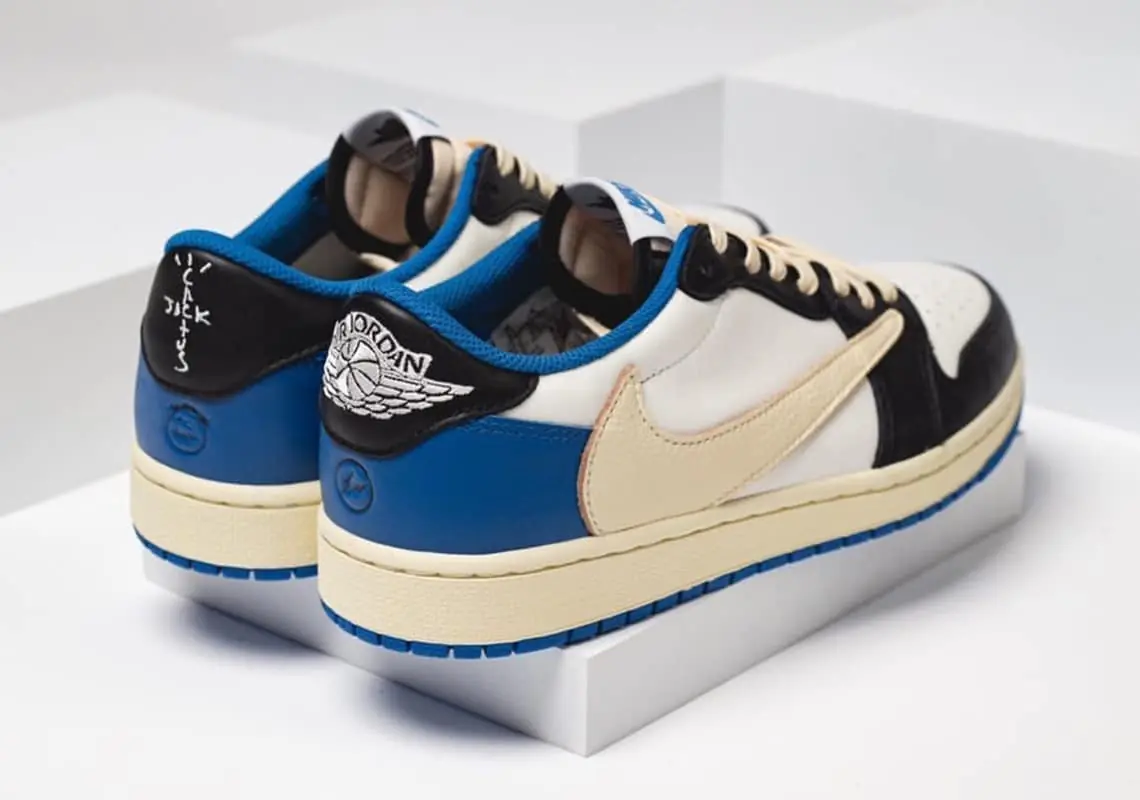 AIR JORDAN 1 LOW OG SP FRAGMENT DESIGN X TRAVIS SCOTT