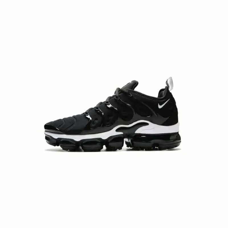 Nike Air Vapormax Plus Negras Blancas