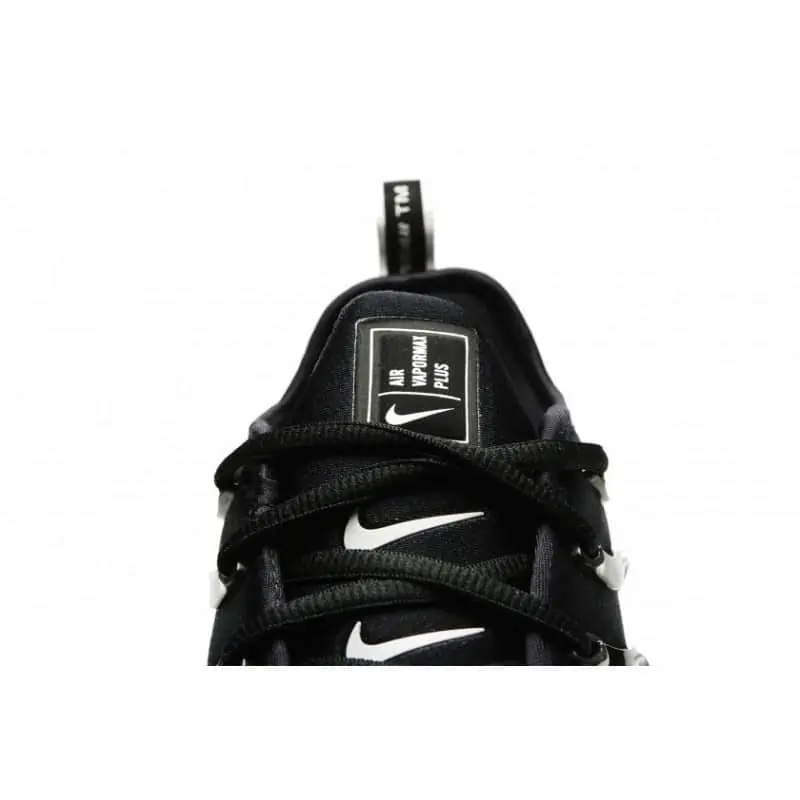 Nike Air Vapormax Plus Negras Blancas