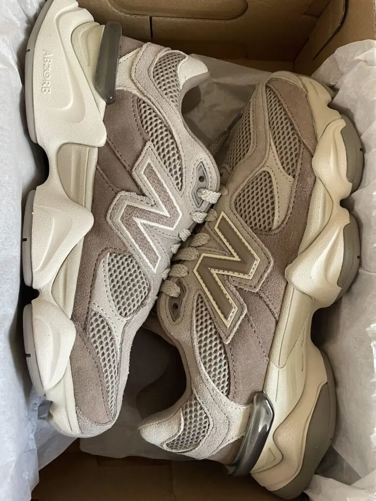 New Balance 9060 Arid Stone Mushroom - Vista lateral