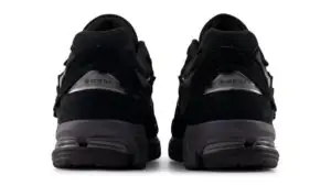 New Balance 2002R Gore-Tex Protection Pack Black