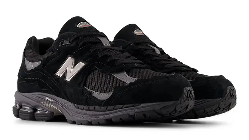 New Balance 2002R Gore-Tex Protection Pack Black
