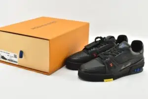 LV Trainer Black Signature